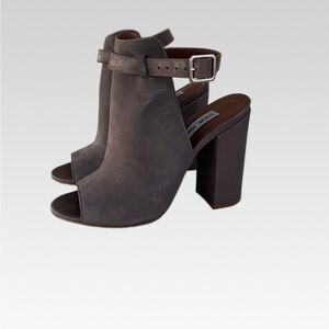 Steve Madden gray  Suede Open-Toe Block Heel Sandals size 7
